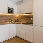 Apartamento 6 Islands - & Business - Free Garage Parking Split