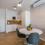 Apartamento 6 Islands - & Business - Free Garage Parking Split