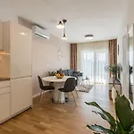 6 Islands - & Business - Free Garage Parking Apartamento *