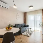 6 Islands - & Business - Free Garage Parking Apartamento
