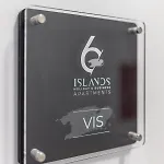 6 Islands - & Business - Free Garage Parking Split