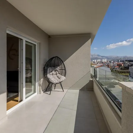 6 Islands - & Business - Free Garage Parking *