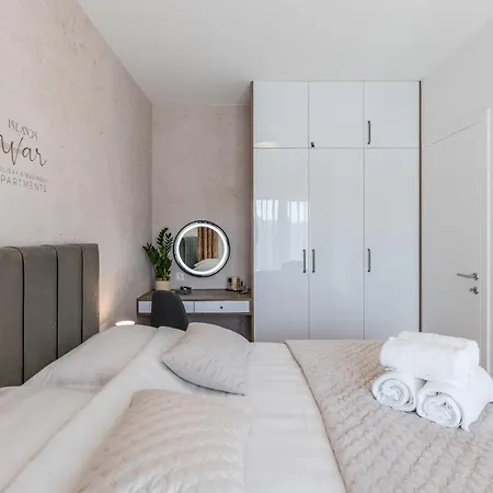 6 Islands - & Business - Free Garage Parking Spalato