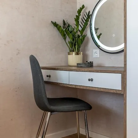 6 Islands - & Business - Free Garage Parking Daire *