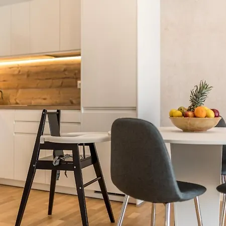 6 Islands - & Business - Free Garage Parking Apartment Split